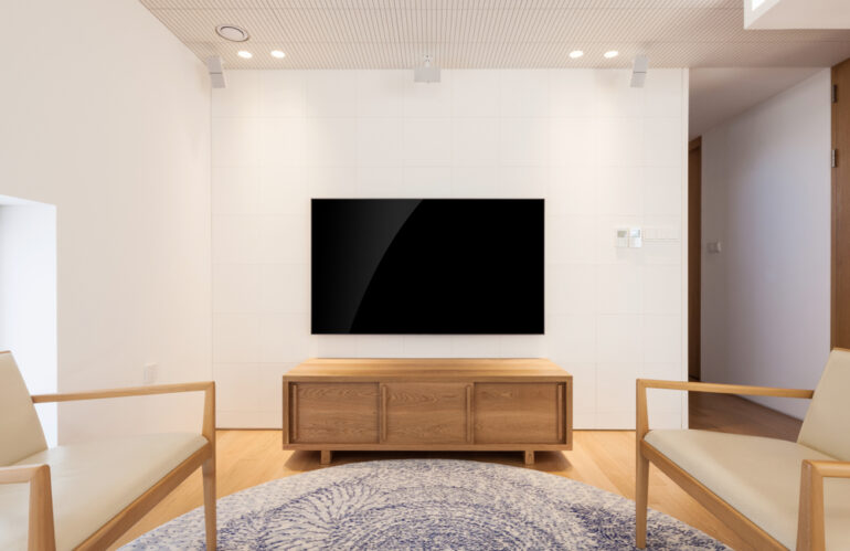 Trouver un meuble TV industriel tendance associant bois et métal
